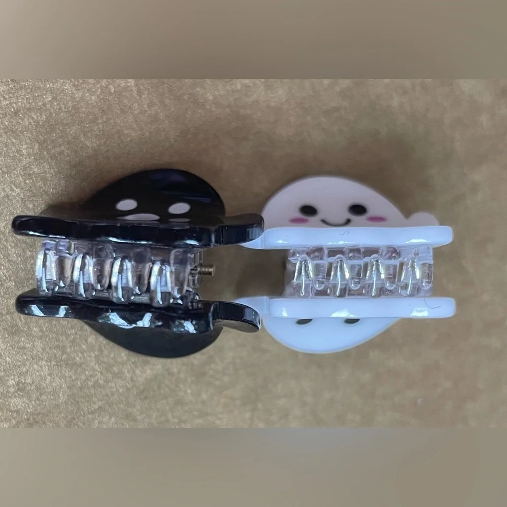 Halloween! 6 Ghost Hair Clips!! Great for Halloween Costume! Cute Ghost clips!